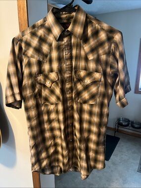 Plains Brown Plaid Short-Sleeve Button-Down Shirt by Plains
